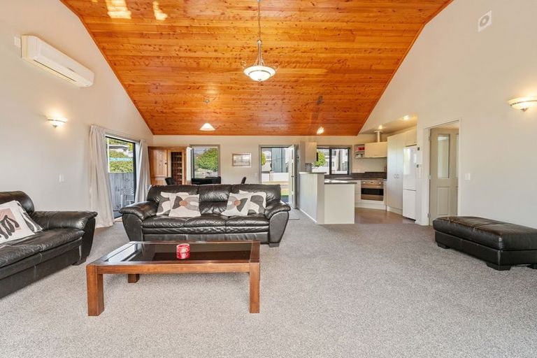 Photo of property in 1/1 The Moorings, Two Mile Bay, Taupo, 3330