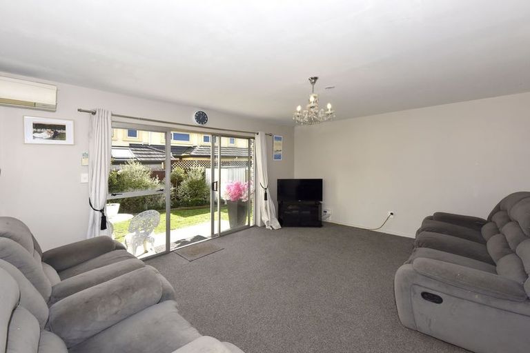 Photo of property in 1/9a Avonhead Road, Avonhead, Christchurch, 8042