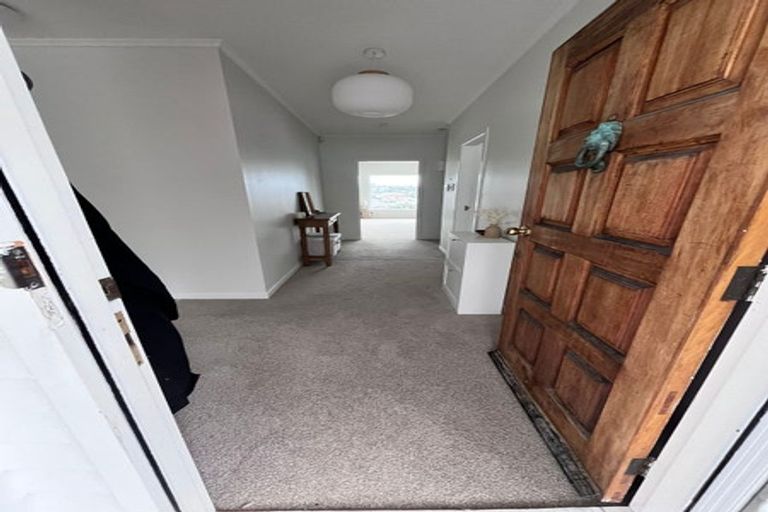 Photo of property in 36 Tio Tio Road, Miramar, Wellington, 6022
