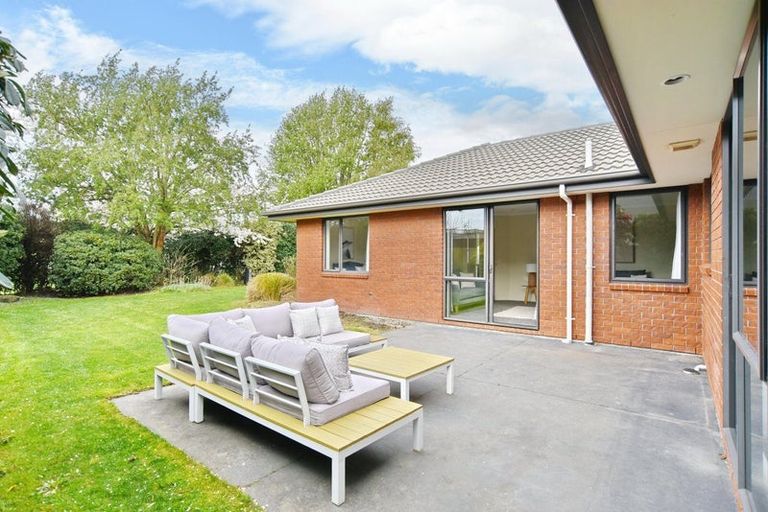 Photo of property in 11 Parkside Crescent, Northwood, Christchurch, 8051