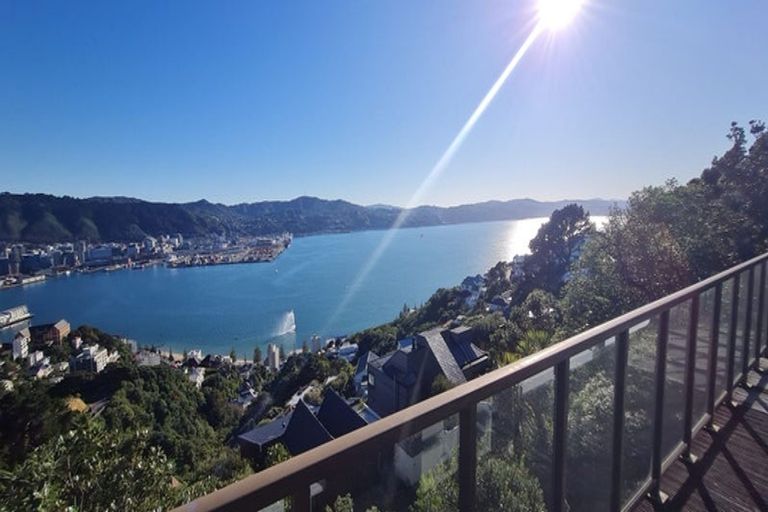 Photo of property in 39 Robieson Street, Roseneath, Wellington, 6011