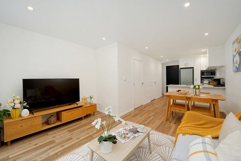 Photo of property in 22 Tokai Place, Glen Eden, Auckland, 0602