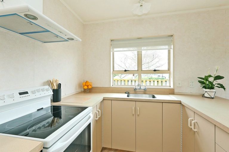 Photo of property in 1/427 Gloucester Street, Taradale, Napier, 4112