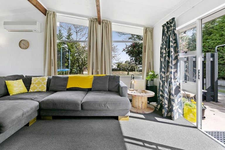 Photo of property in 4 Kereru Street, Two Mile Bay, Taupo, 3330