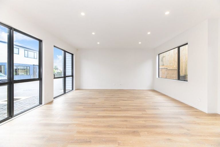 Photo of property in 4b Geordie Street, Henderson, Auckland, 0612