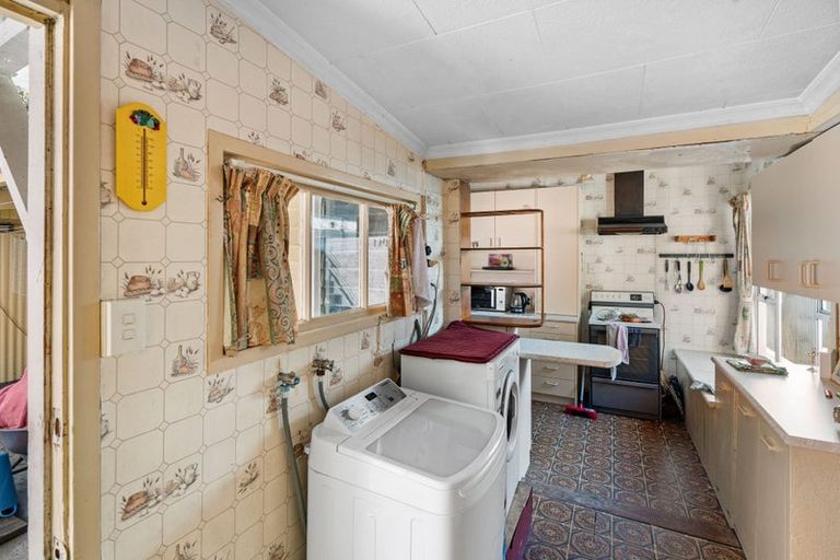 Photo of property in 29 Voelas Road, Lyttelton, 8082