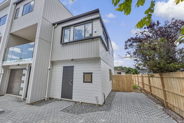 Photo of property in 345 Pakuranga Road, Pakuranga Heights, Auckland, 2010