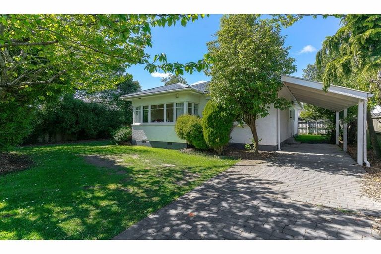 Photo of property in 90 Rattray Street, Riccarton, Christchurch, 8041