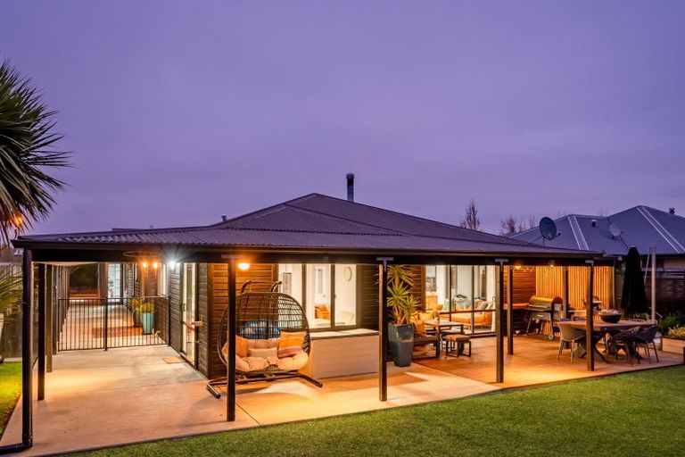 Photo of property in 18 Ash Avenue, Albert Town, Wanaka, 9305
