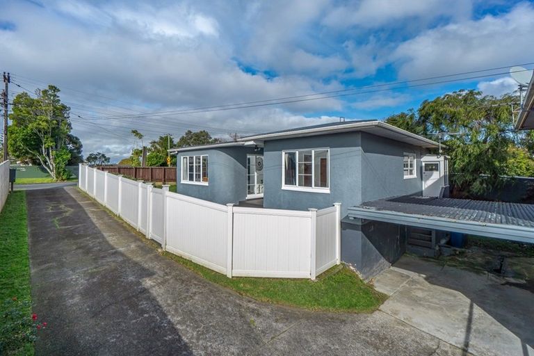 Photo of property in 72 Lynwood Road, New Lynn, Auckland, 0600