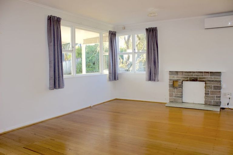 Photo of property in 16 Tonkin Drive, Sunnynook, Auckland, 0620