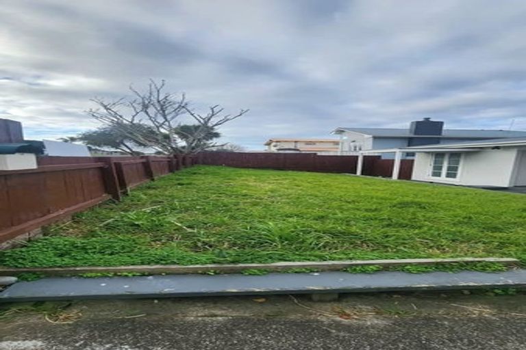 Photo of property in 5 Lane Road, Weymouth, Auckland, 2103