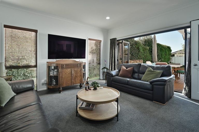 Photo of property in 37 Fairview Place, Havelock North, 4130