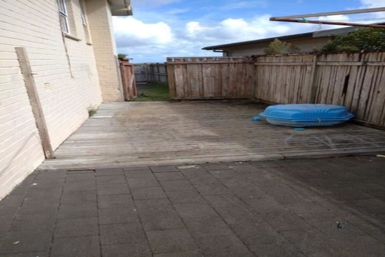 Photo of property in 1/104 Sandspit Road, Shelly Park, Auckland, 2014