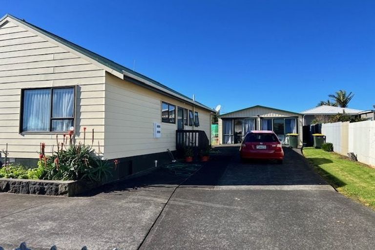 Photo of property in 6 Jodie Place, Flat Bush, Auckland, 2023