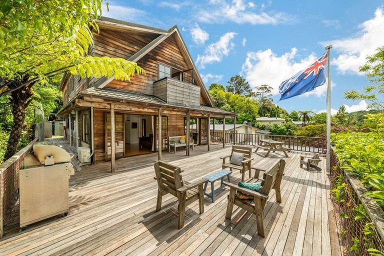 Photo of property in 16 Jocelyn Crescent, Pinehaven, Upper Hutt, 5019