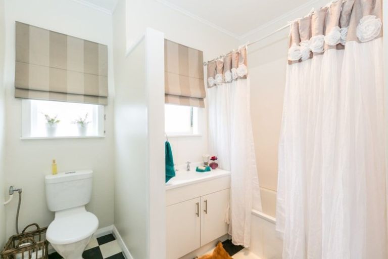 Photo of property in 35 Nuffield Avenue, Marewa, Napier, 4110