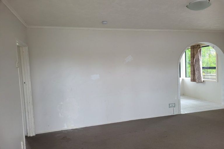 Photo of property in 43 Rathgar Road, Henderson, Auckland, 0610