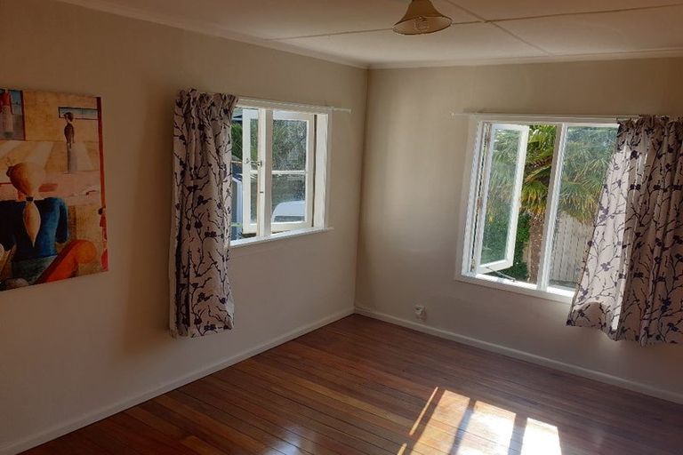 Photo of property in 1/7 Savoy Road, Glen Eden, Auckland, 0602