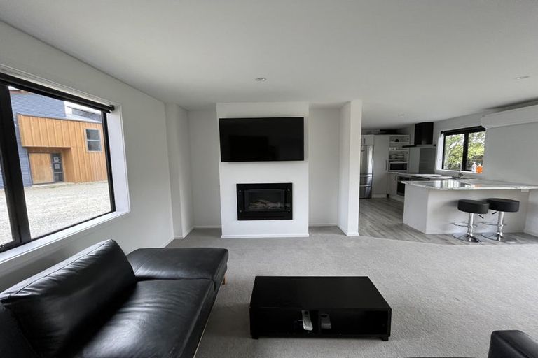 Photo of property in 2 Cleland Close, Wanaka, 9382