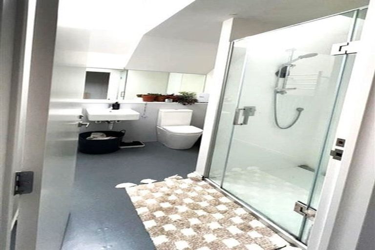 Photo of property in 383 Adelaide Road, Newtown, Wellington, 6021