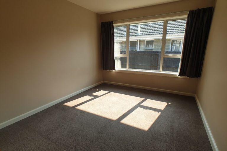 Photo of property in 37 Acacia Avenue, Upper Riccarton, Christchurch, 8041