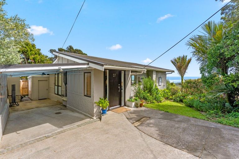 Photo of property in 27 Domain Crescent, Muriwai, Waimauku, 0881