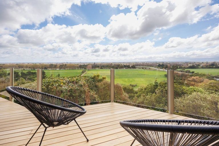 Photo of property in 96 Clifton Terrace, Fitzherbert, Palmerston North, 4410