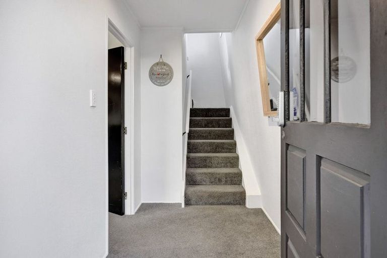 Photo of property in 52 Murray Avenue, Hawera, 4610