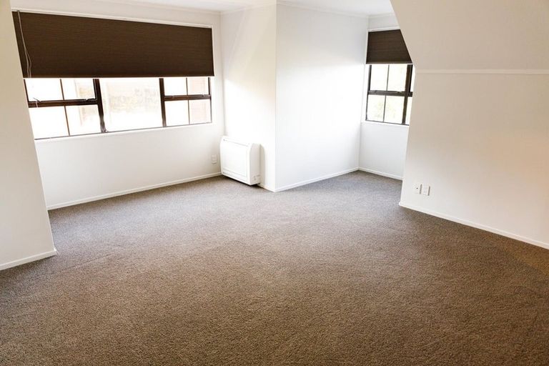 Photo of property in 30 Satara Crescent, Khandallah, Wellington, 6035