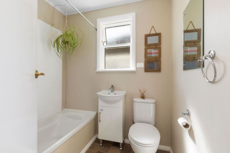 Photo of property in 49 Hine Road, Wainuiomata, Lower Hutt, 5014