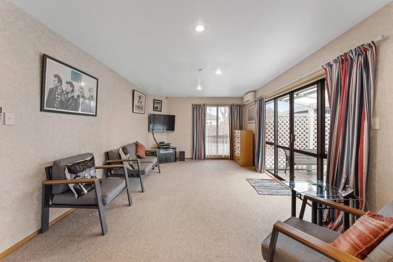 Photo of property in 1/41 Surrey Street, Linwood, Christchurch, 8062