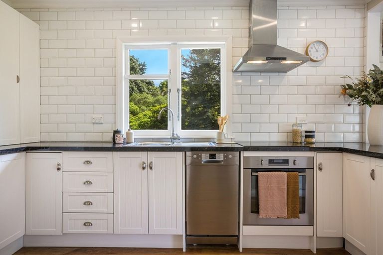 Photo of property in 58 Gordon Road, Plimmerton, Porirua, 5026