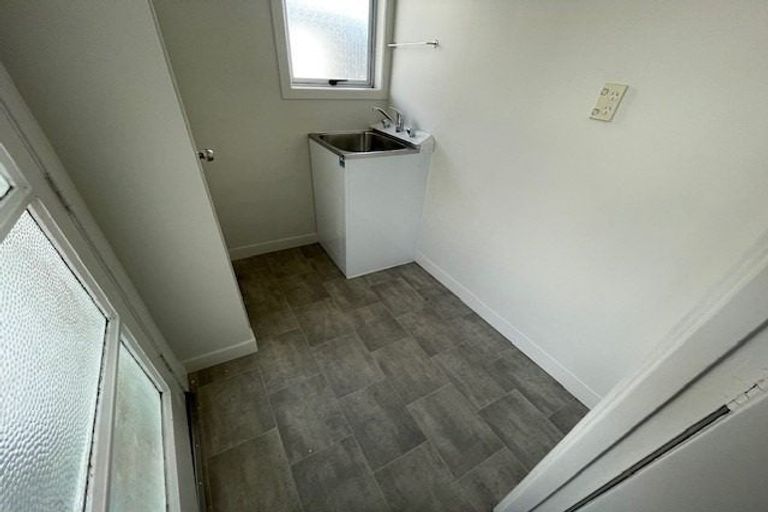 Photo of property in 129a Tidal Road, Mangere, Auckland, 2022