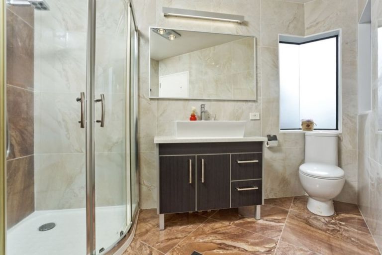 Photo of property in 77a Ocean View Road, Hillcrest, Auckland, 0627