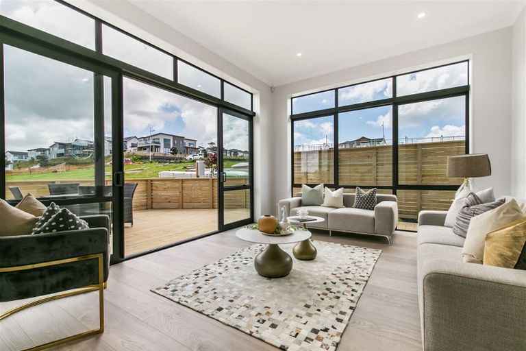 Photo of property in 38 Longshore Drive, Long Bay, Auckland, 0630