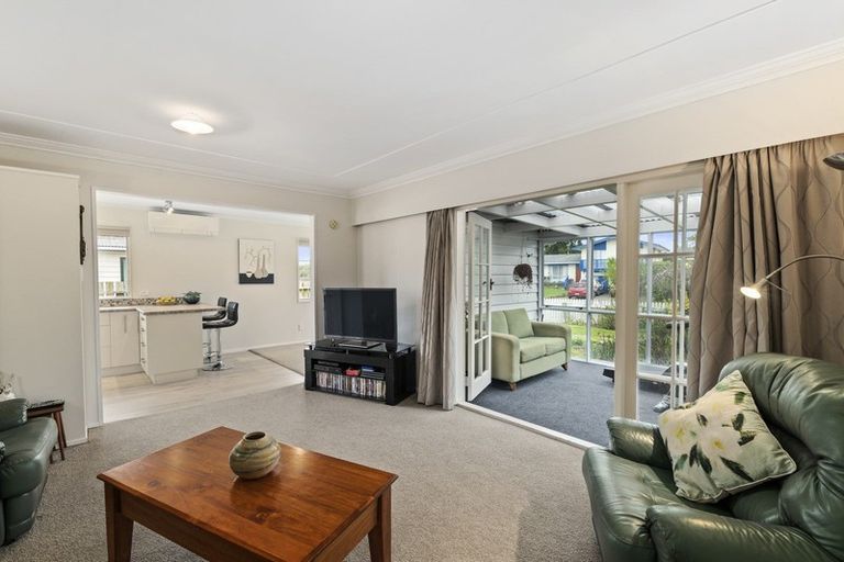 Photo of property in 74 Kennedy Drive, Levin, 5510