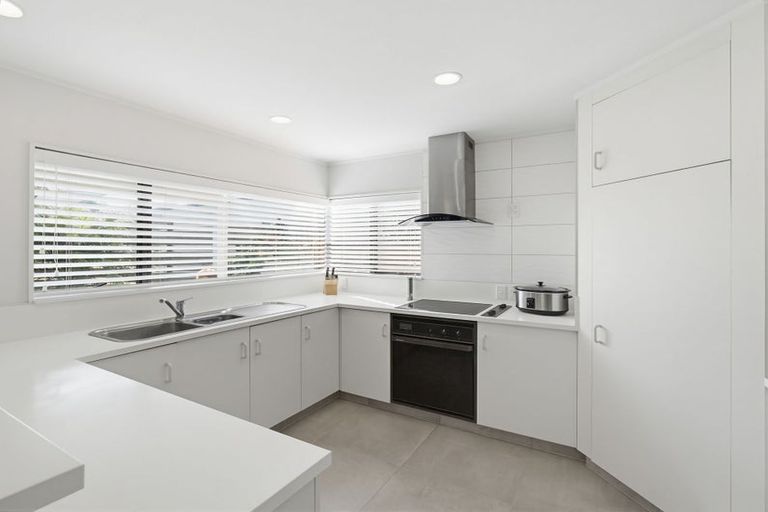 Photo of property in 74b Grand Vue Road, Kawaha Point, Rotorua, 3010