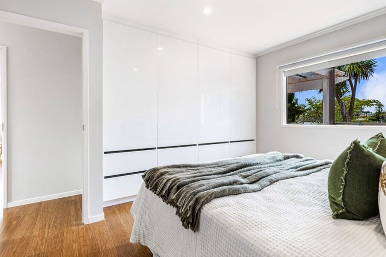 Photo of property in 2/12 Neil Avenue, Te Atatu Peninsula, Auckland, 0610