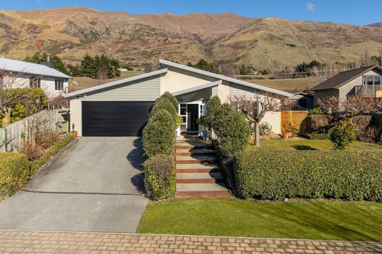 Photo of property in 50 Kelliher Drive, Wanaka, 9305