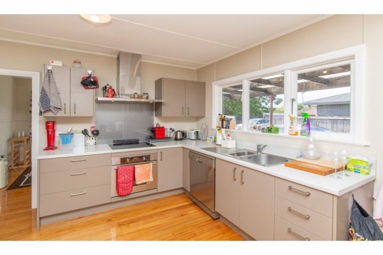 Photo of property in 19 Moreland Avenue, Papanui, Christchurch, 8053