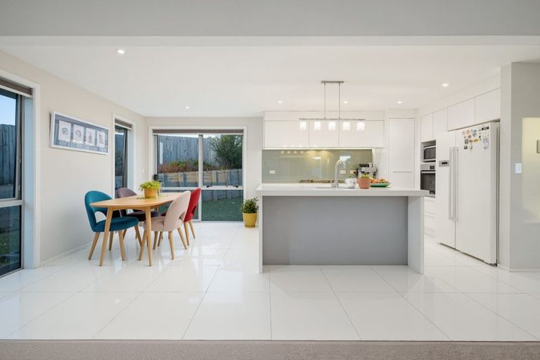 Photo of property in 79 Tiriwa Drive, Massey, Auckland, 0614