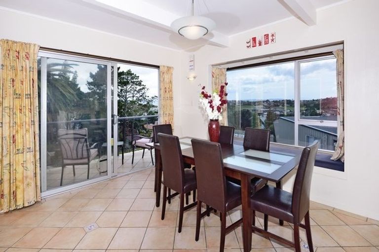 Photo of property in 3 Moera Place, Stanmore Bay, Whangaparaoa, 0932