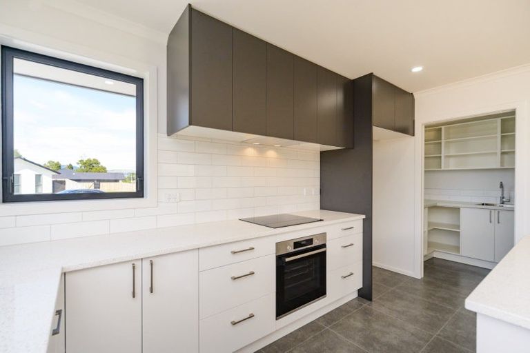 Photo of property in 1 Rangeview Drive, Kelvin Grove, Palmerston North, 4414