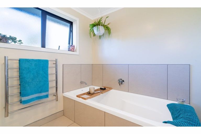 Photo of property in 14 Turner Street, Edendale, 9825