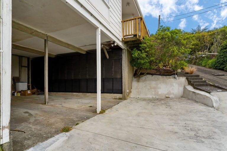 Photo of property in 30b Huntingdon Street, Northland, Wellington, 6012