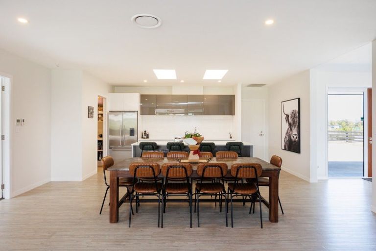 Photo of property in 33 Hartwell Drive, Kelvin Grove, Palmerston North, 4470