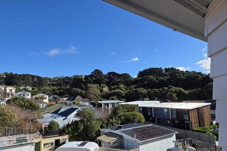 Photo of property in Palm Grove Apartments, 10/13d Palm Grove, Berhampore, Wellington, 6023