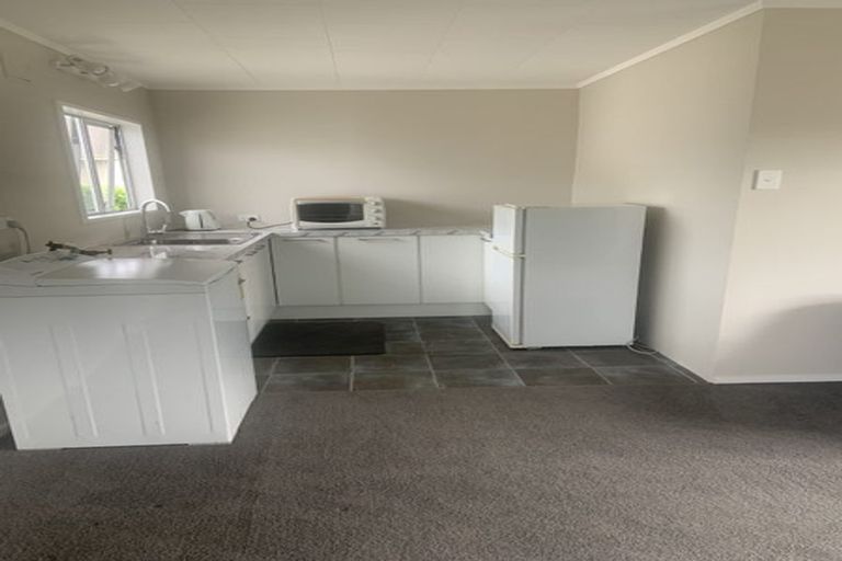 Photo of property in 8 First Avenue, Glenbrook, 2681