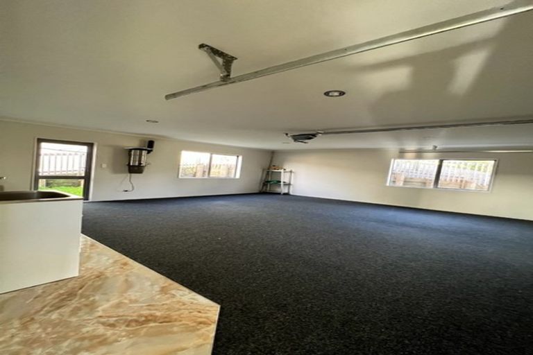 Photo of property in 10 Bridget Court, Red Beach, 0932